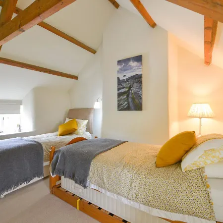 3 Newhall * Delabole